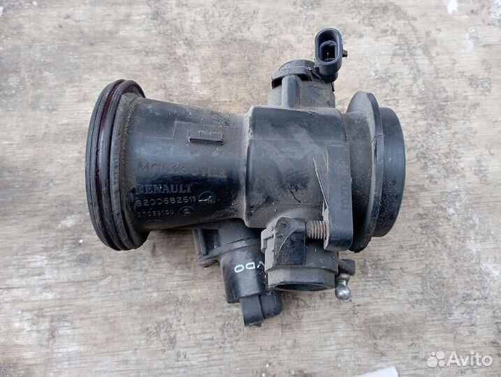 Заслонка дроссельная на Рено Сандеро 2014 года