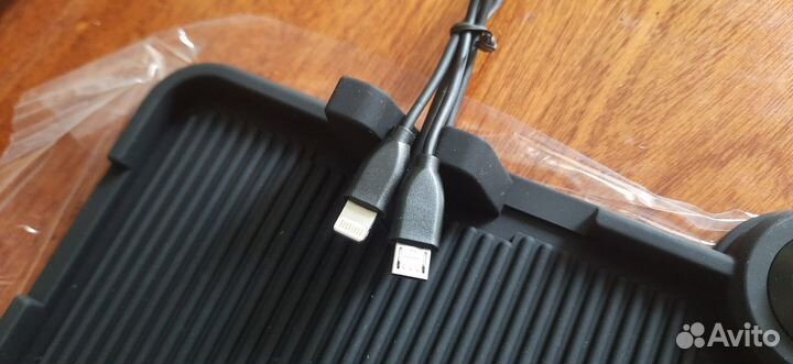 Автодержатель с функцией проводной зарядки meidi