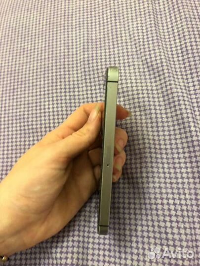 Телефон iPhone 5s