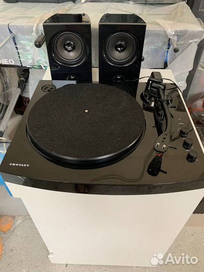 Виниловый проигрыватель crosley