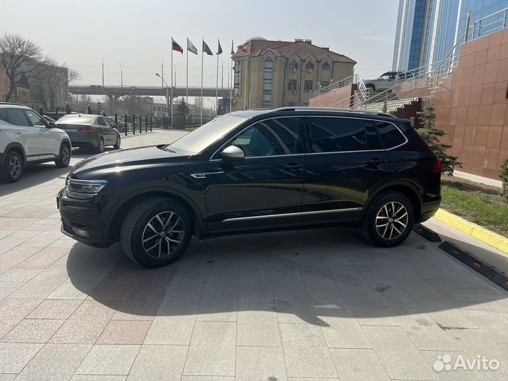 Volkswagen Tiguan 2.0 AMT, 2018, 60 000 км