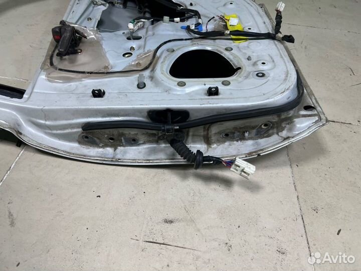 Дверь задняя правая Toyota Crown GS151