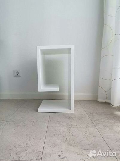 Подставка интерьерная