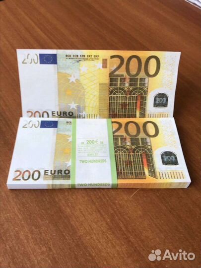 1 пачка купюр номинал 200 Евро Реквизит