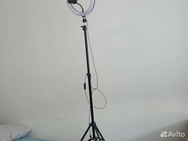 Кольцевая лампа со штативом