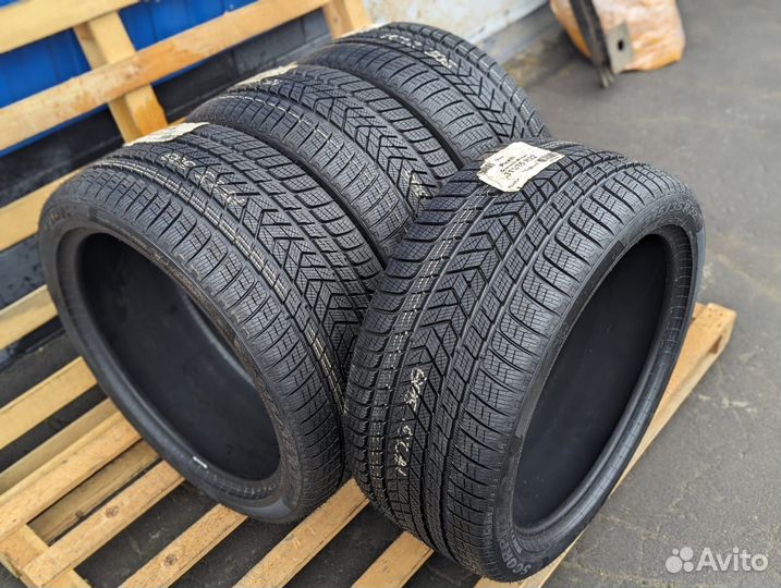 Pirelli Scorpion Winter 275/40 R22 и 315/35 R22 111V