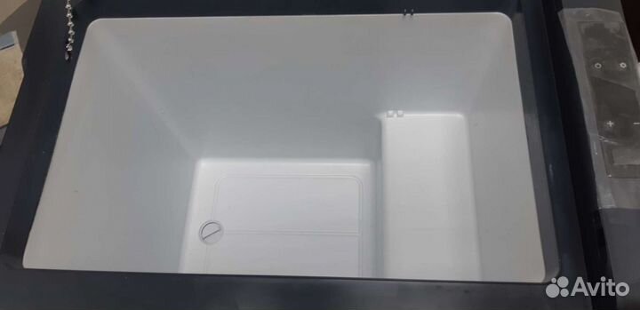 Автомобильный холодильник 12/24/220v