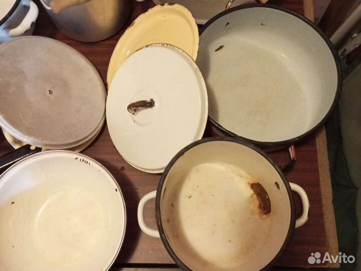 Кастрюли, бидон алюминиевые, дуршлаг, термос