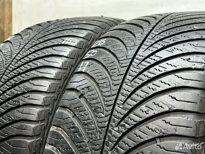Goodyear Vector 4Seasons Gen-2 215/50 R17