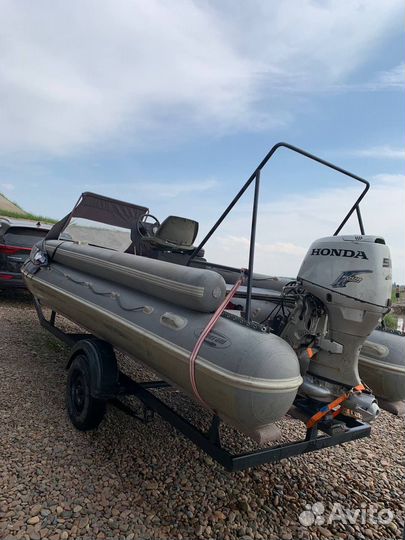 Лодка Фрегат с мотором