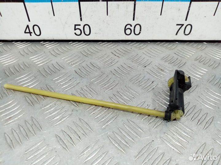 Б/У Регулировочный элемент фапры правой бок#001