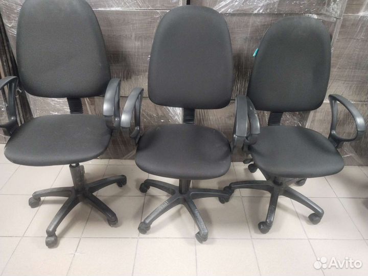 Офисное кресло