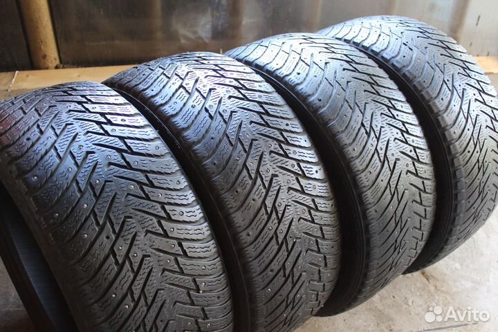 Nokian Tyres Hakkapeliitta 8 235/45 R18 98T