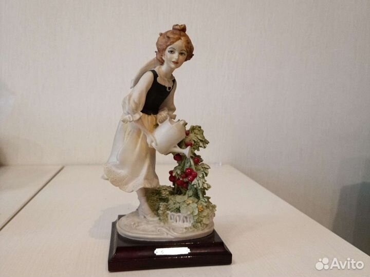 Статуэтка Каподимонте