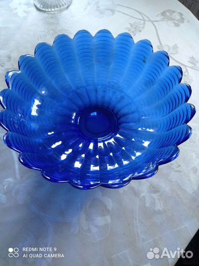 Ваза из цветного стекла