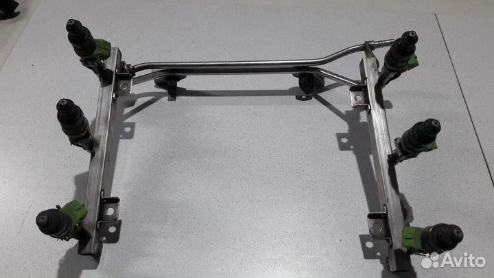 Топливная рампа в сборе Audi A6 C5 97-04 VAG 2.4 л