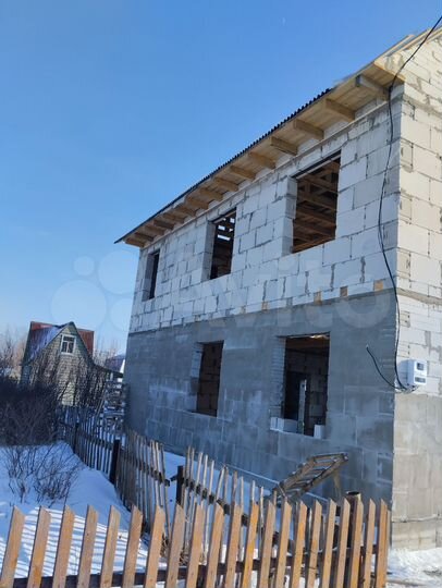 Дом 210 м² на участке 4 сот.