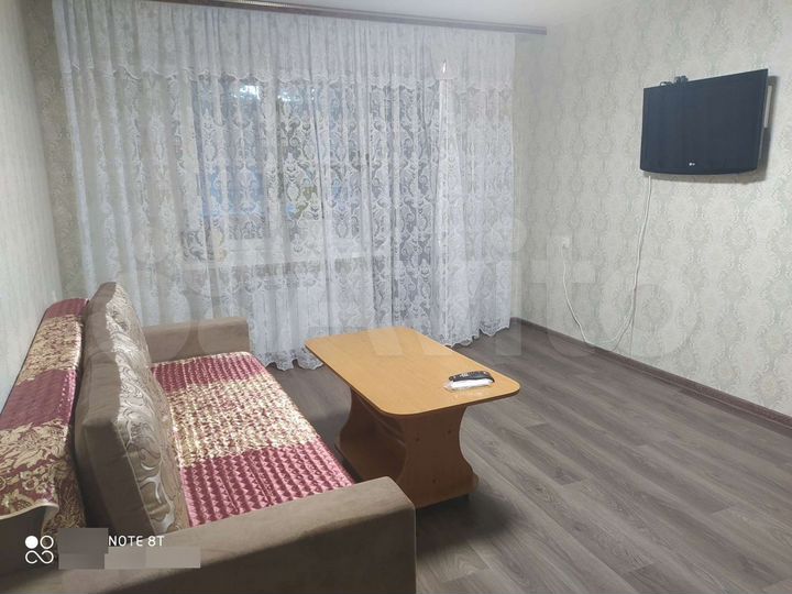 2-к. квартира, 49 м², 1/9 эт.