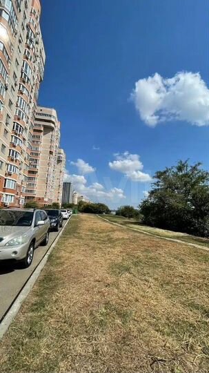 3-к. квартира, 106 м², 2/15 эт.