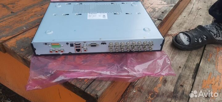 Видеорегистратор 16-каналов HD HIK DS-7216hghi-F2