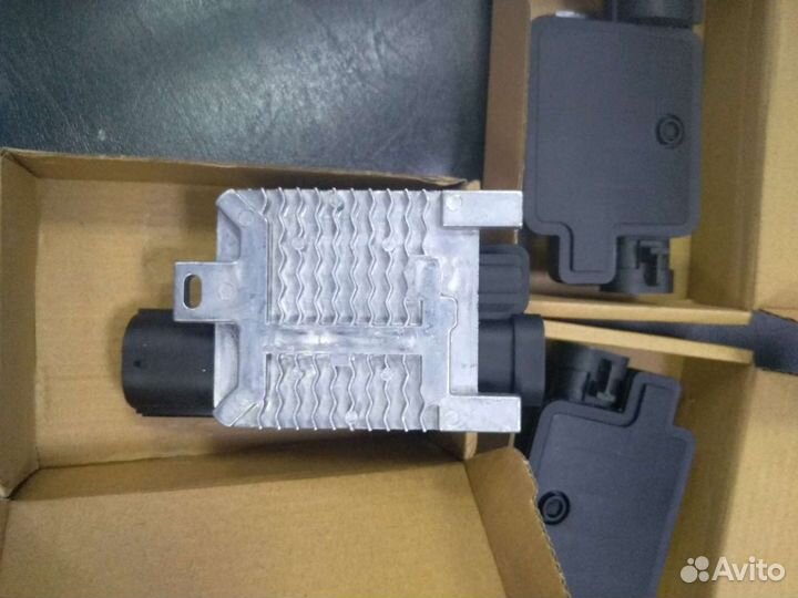 Блок управления вентилятором Ford