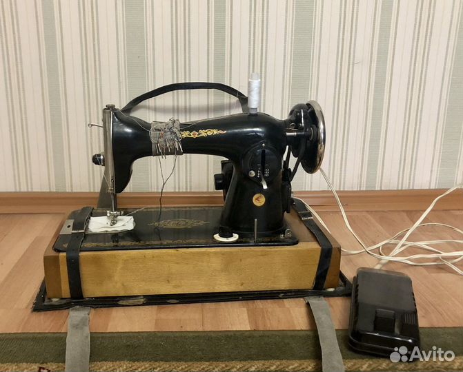 Подольская швейная машинка с электр. приводом