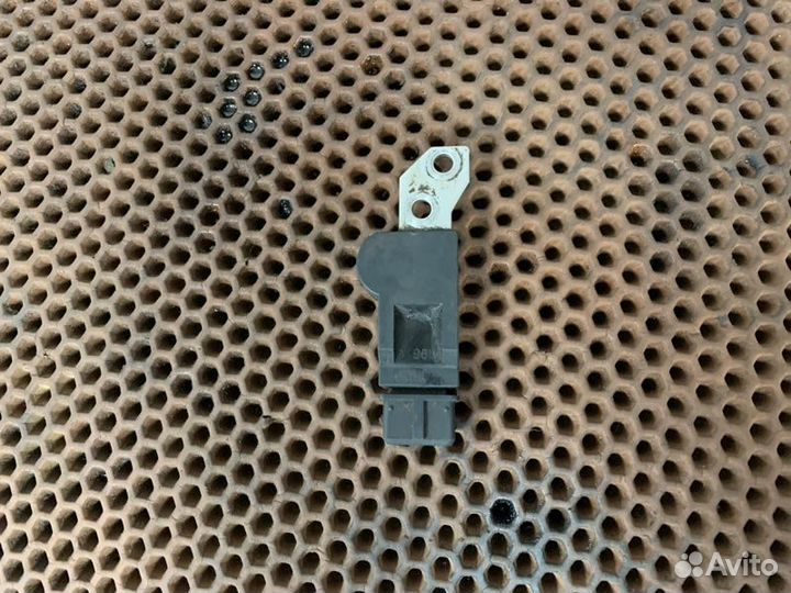 Датчик положения распредвала Chevrolet Cruze J300