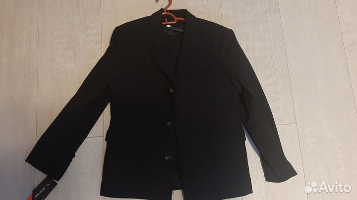 Новый 3-костюм (пиджак, жилет, брюки) 146/68/63