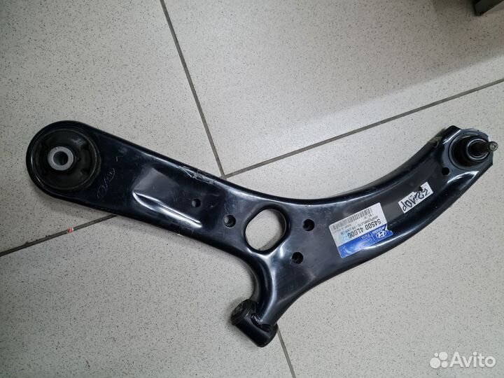 Рычаг левый Rio, Solaris