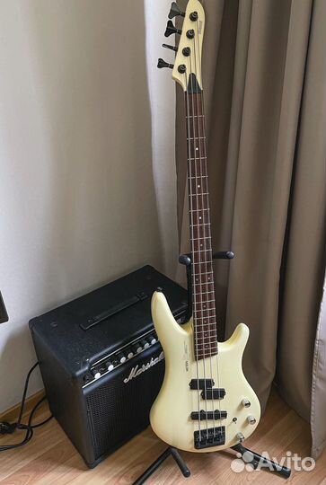 Бас-гитара yamaha motion B и комбик marshall MB3