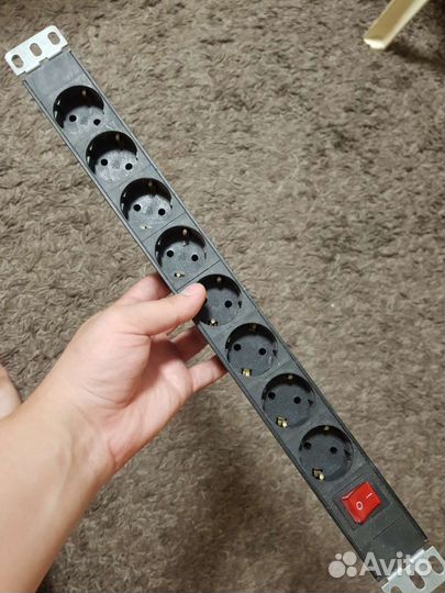 Блок розеток 220в для серверной стойки 19