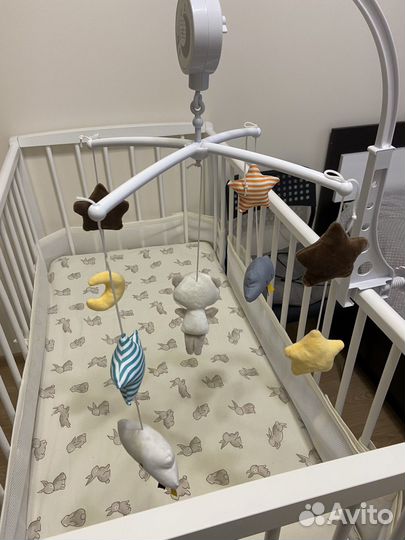 Музыкальный мобиль на кроватку