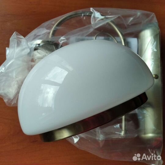 Бра новое в упаковке (Польша)