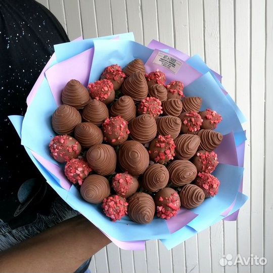 Букет клубника в молочном шоколаде