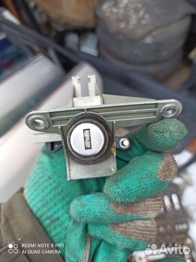 Ауди а4в5 (рестайлинг) Личинка двери багажника