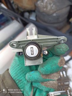 Ауди а4в5 (рестайлинг) Личинка двери багажника