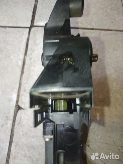 Моторчик стеклоподъемника Ford Focus 2 CB4 2008-20