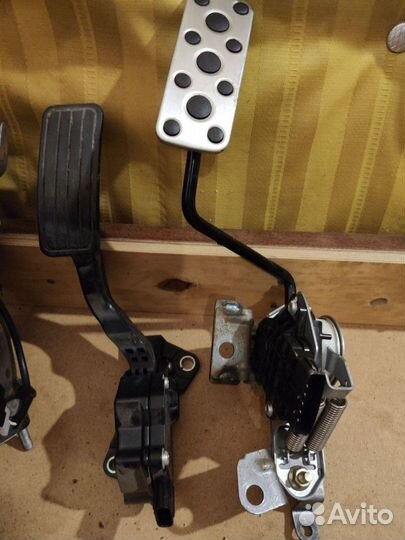 Педали subaru forester sg5