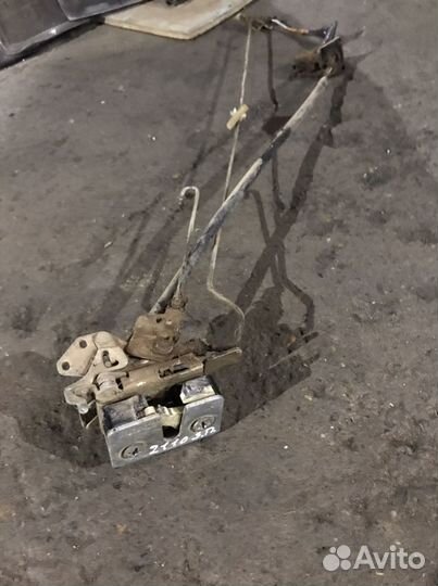 Замок двери задний правый 2110