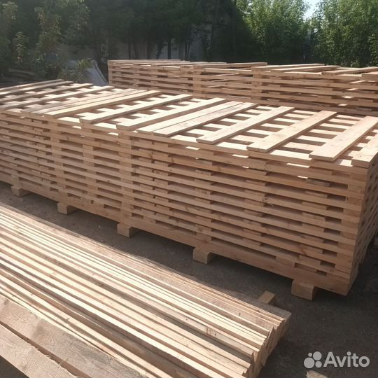 Сборщик деревянной упаковки