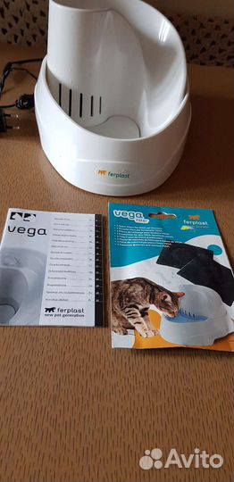 Автоматическая поилка для кошек Vega