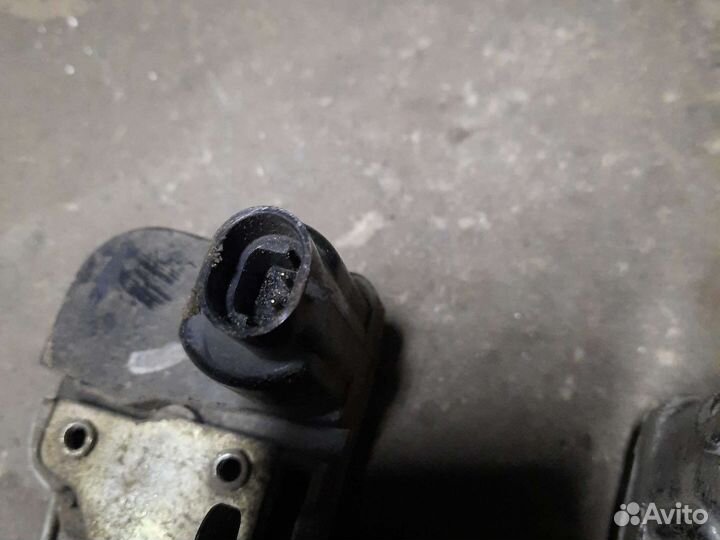 Замок двери chrysler cirrus