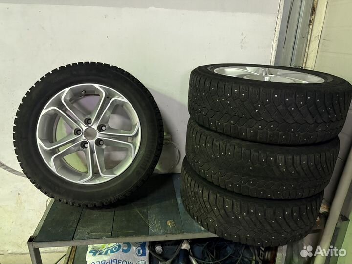 Зимняя резина на дисках r16 Nissan Juke