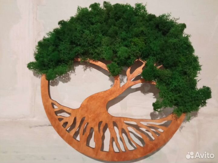 Настенное панно из дерева со мхом