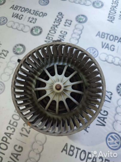 Мотор печки Audi A4 B8