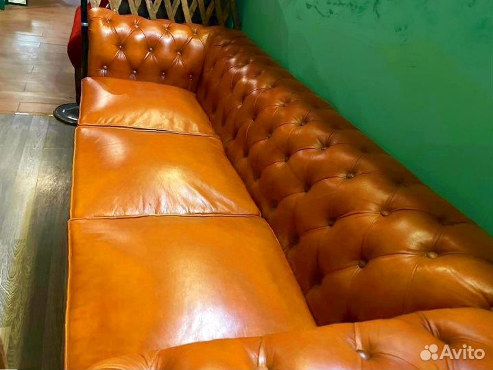 Диван кожаный честер
