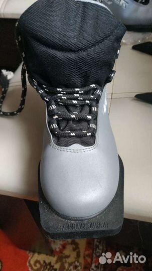 Лыжные ботинки