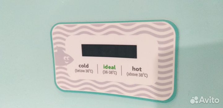 Ванночка для купания с указателем температуры воды