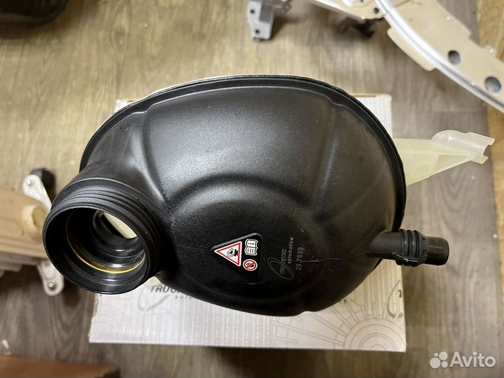 Mercedes W205 W213 расширительный бачок