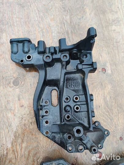 Кронштейн переднего бампера левый scania 1806680